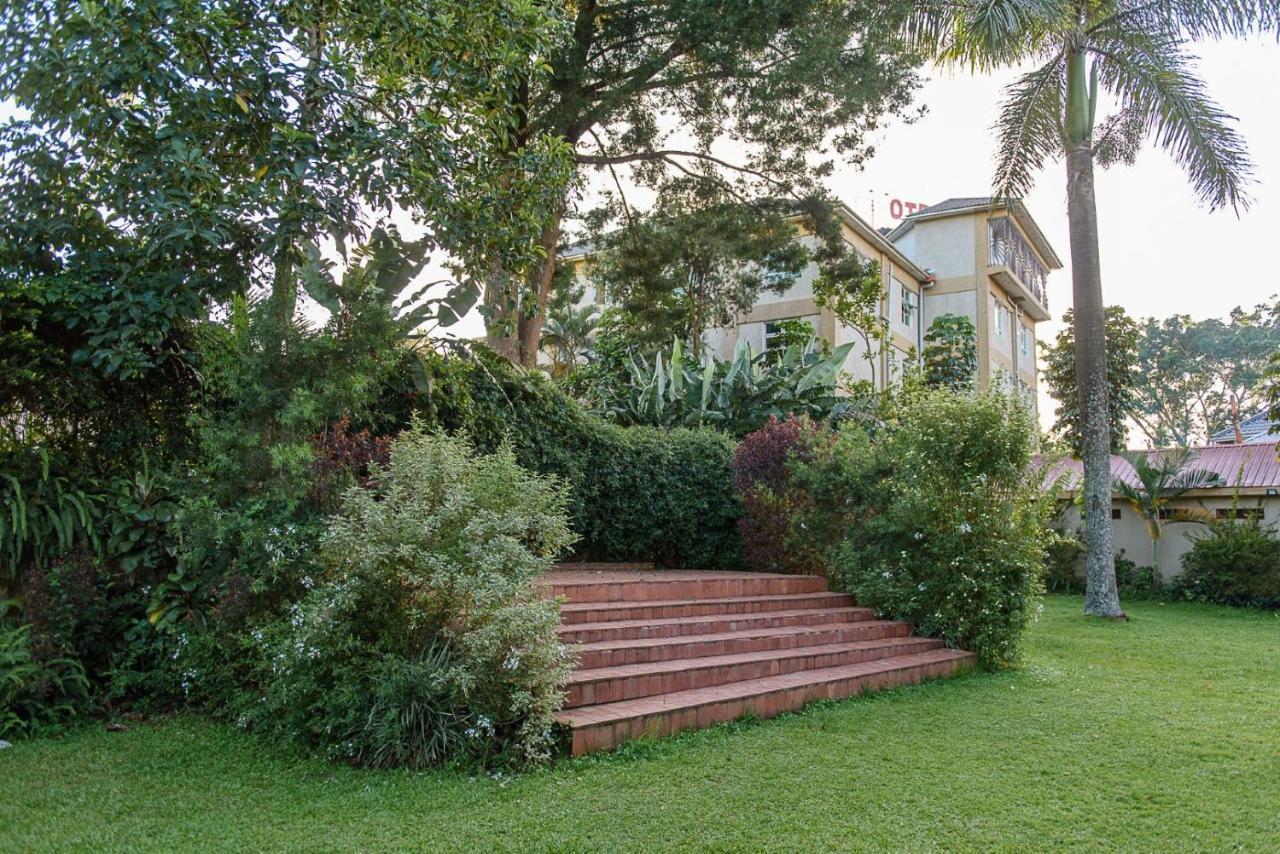 Garden Courts Hotel Masaka Exterior photo